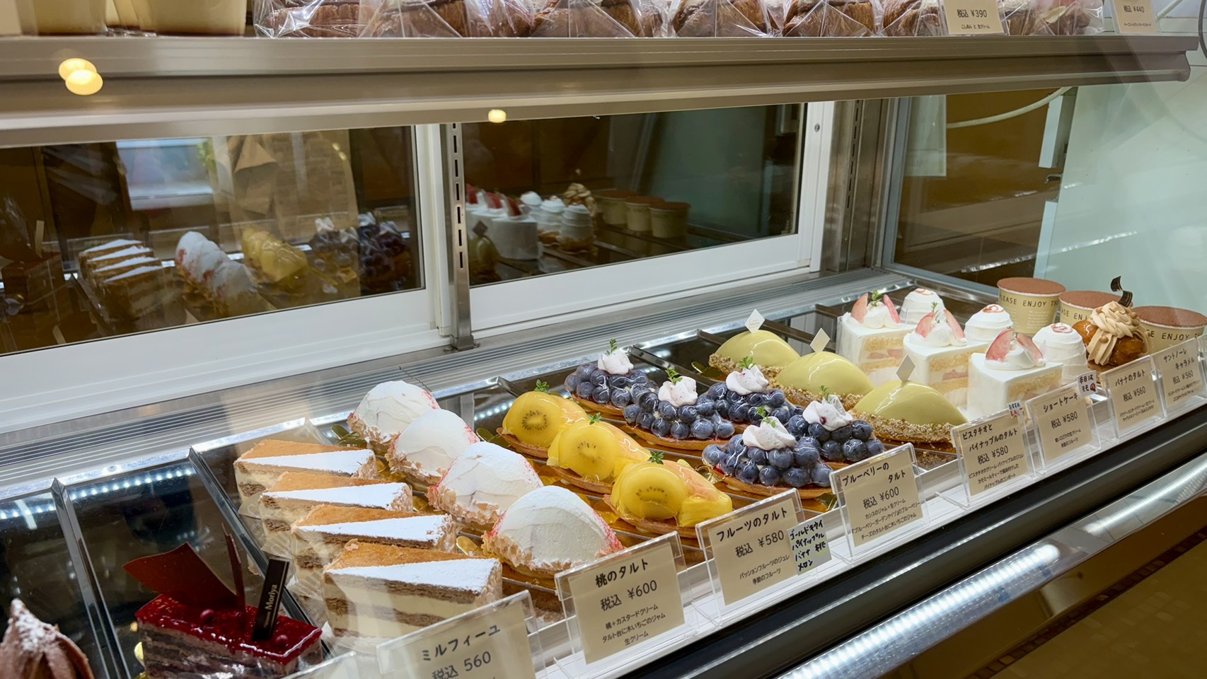 パティスリーモリヤ ケーキのショーケース